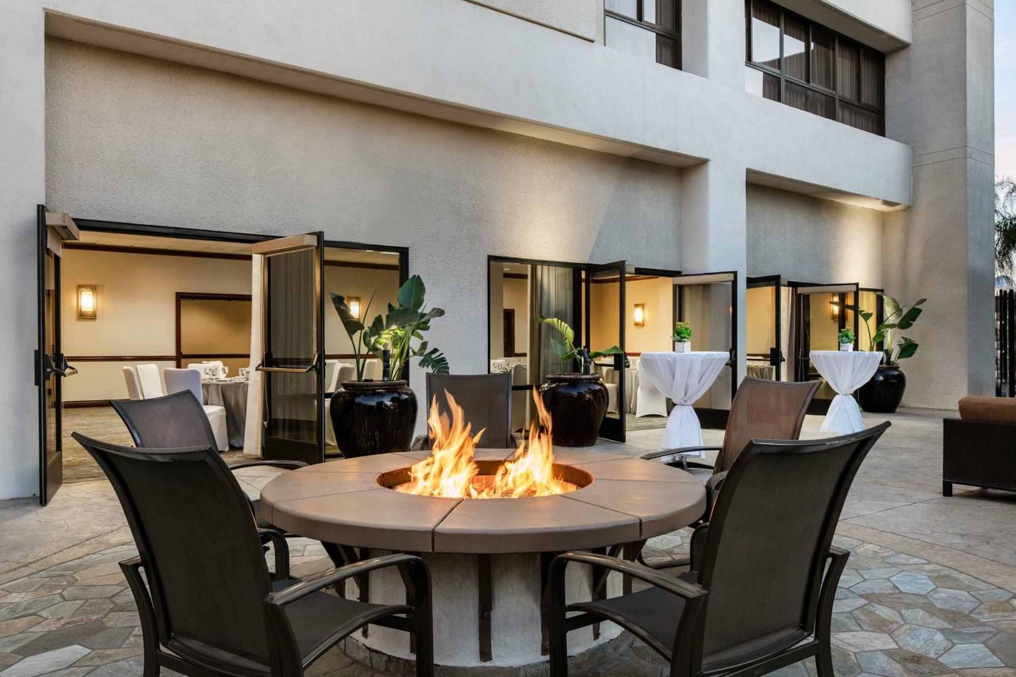 Marriott Riverside At The Convention Center Exterior foto
